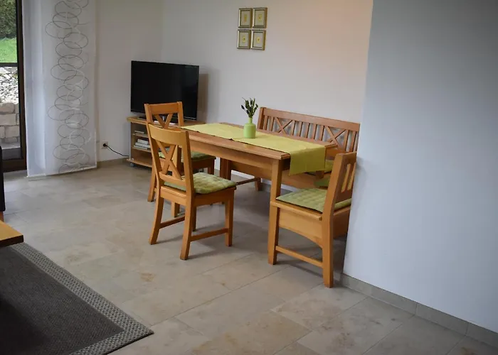Hanke Apartment *